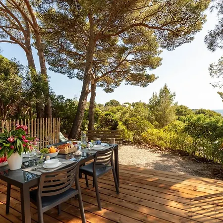 Le Pinedou, Mobil-home Niche Sous Les Pins Avec Jolie Vue * Hyères