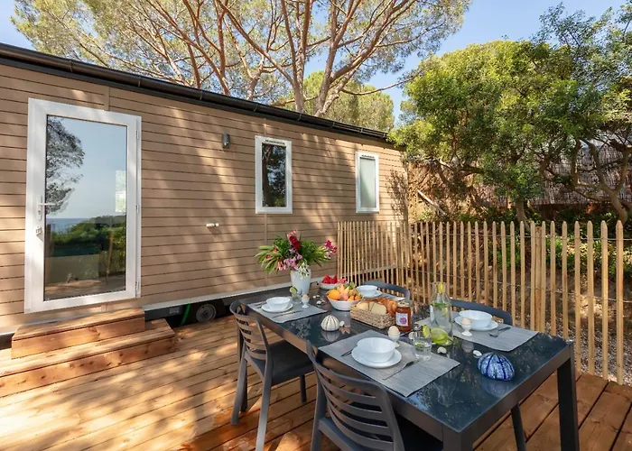 Le Pinedou, Mobil-home Niche Sous Les Pins Avec Jolie Vue בית נופש